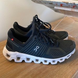 On Cloud Swift Tennis Shoes - Black